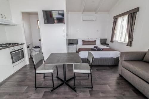 Bungalow - Water Front