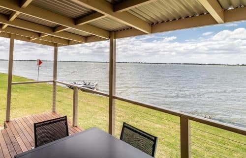 Bungalow - Water Front