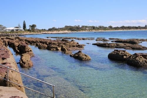 The Crescent - Pet Friendly - 1 Min to Beach3