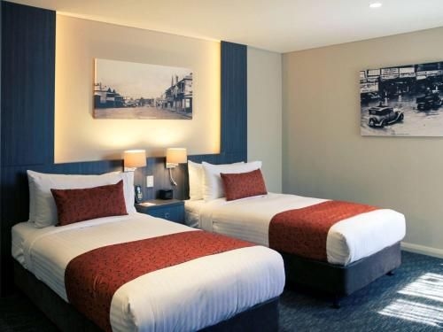 Mercure Orange1