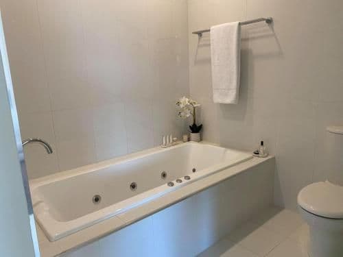 Suite with Spa Bath
