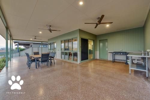 1 Kestrel Place - Great House with a Massive Garage4