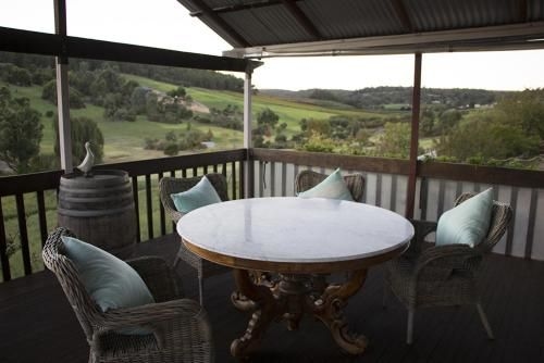 Bickley Valley Cottage2