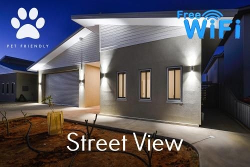 19 Corella Court - Spacious deck with swim spa2