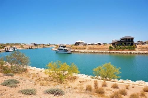 27 Corella Court - Exquisite Marina Home With a Pool and Wi-Fi1