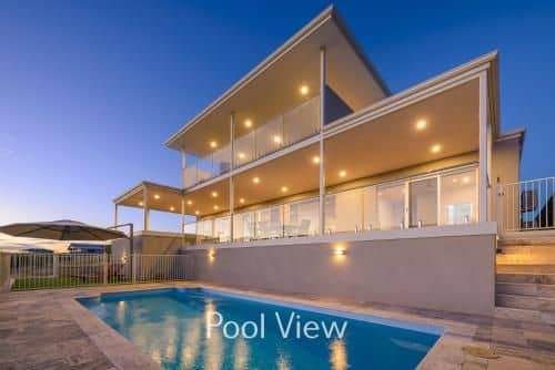 32 Corella Court - Private Jetty and Pool 32 Corella Court - Private Jetty and Pool