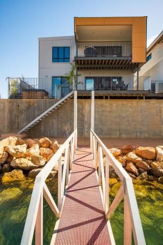 33 Inggarda Lane - PRIVATE JETTY & SPA3