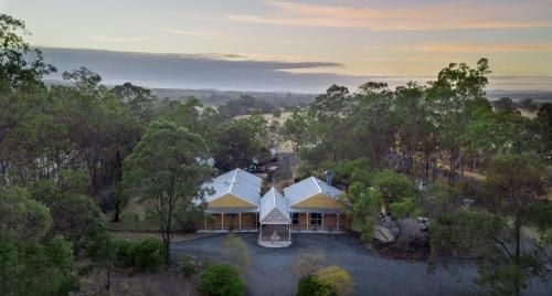 Lockyer Motel0