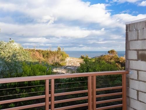 One Mile Ridge', 12a/26 One Mile Close - stunning views, air con, infinity pool (One Mile Ridge 2a/26 One Mile Close)0