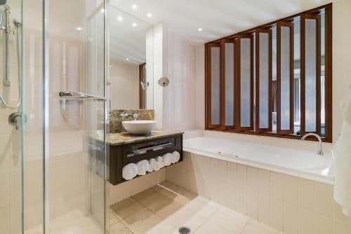 Superior Queen Room with Spa Bath