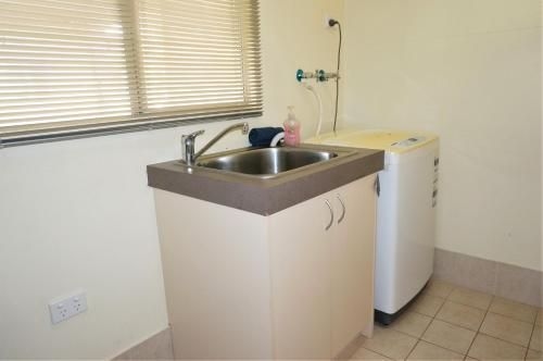Exmouth Villas Unit 30 - Large Undercover Deck for Entertaining4
