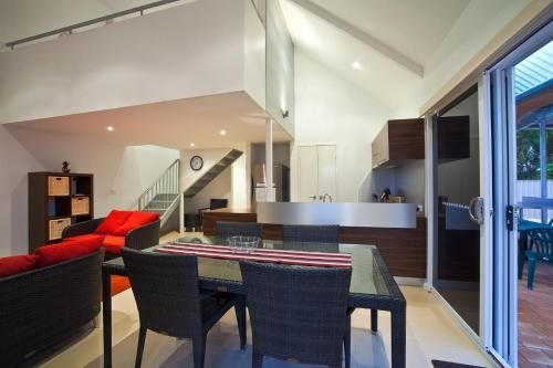 Osprey Holiday Village Unit 103-2 Bedroom - Stylish 2 Bedroom Apartment with a Pool in the Complex0