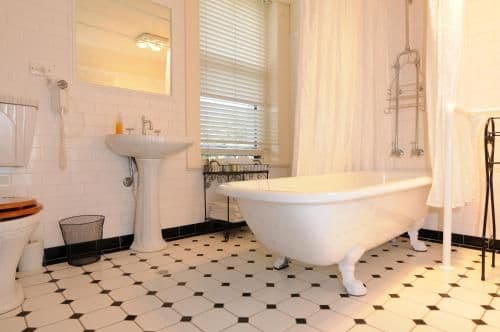 Deluxe Queen Room - Tartan