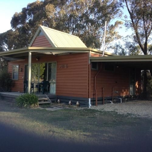 Glenfield Cottage0