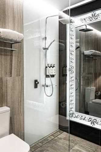 Large Heritage Suite