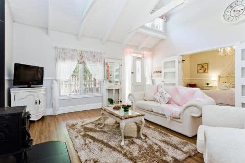 Acorn Cottage