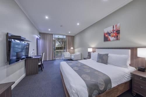 Executive Queen Room