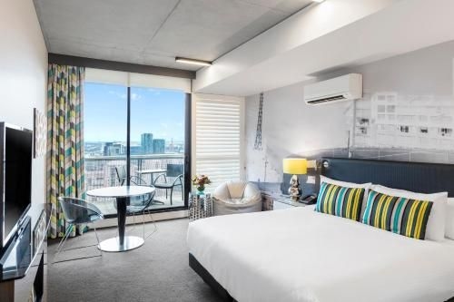 Apartments @ 350 William0