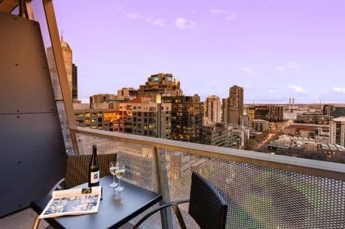 Studio Apartment with Park View