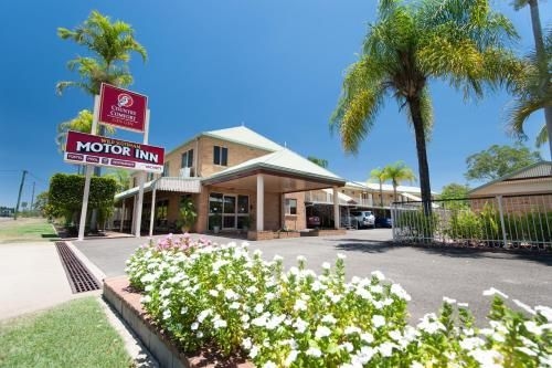 Country Comfort Gin Gin Wild Scotsman Motor Inn0
