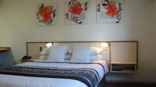 Deluxe Queen Room