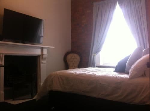 Deluxe Queen Room