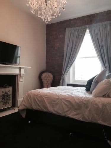 Deluxe Queen Room