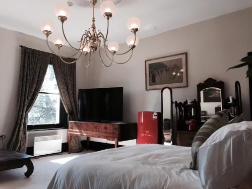 Claremont House2