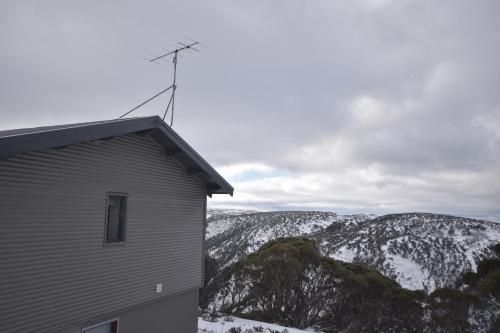 Snowtel 43