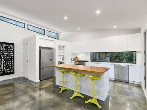 HIDDEN ESCAPE FREE WIFI & FOXTEL SURFSIDE PET FRIENDLY HIDDEN ESCAPE FREE WIFI & FOXTEL SURFSIDE PET FRIENDLY