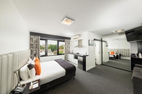 Superior King Suite