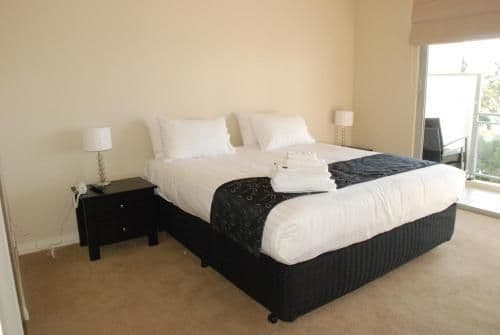 Three-Bedroom Executive Apartment with Ocean View - Ocean 1