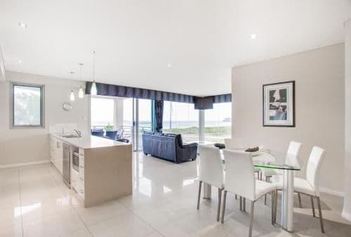 Three-Bedroom Executive Apartment with Ocean View - Ocean 2