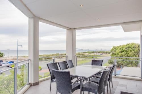 Three-Bedroom Executive Apartment with Ocean View - Ocean 2