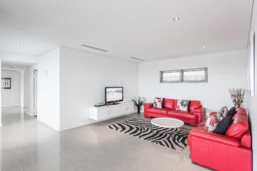 Three-Bedroom Executive Apartment with Ocean View - Ocean 1
