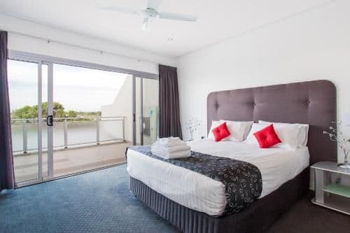 Three-Bedroom Executive Apartment with Ocean View - Ocean 2