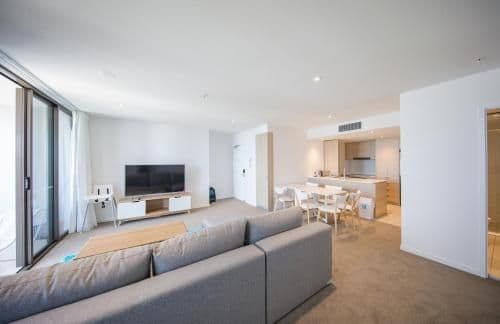 Premier Ocean View Apartment