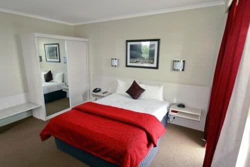 Isa Deluxe Room