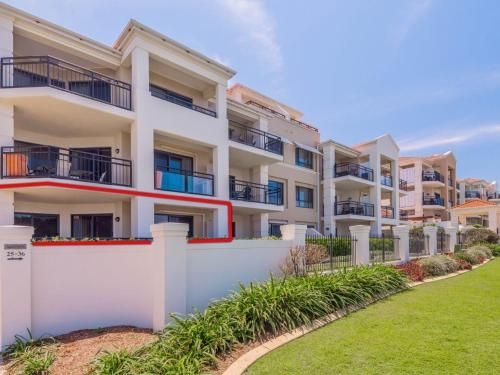 The Sands Unit 28 - Straight Across The Road From The Beach0