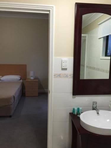 Deluxe Queen Room with Balcony