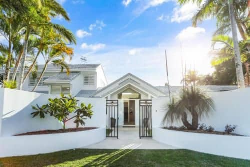 Island living in the heart of Noosa Island living in the heart of Noosa