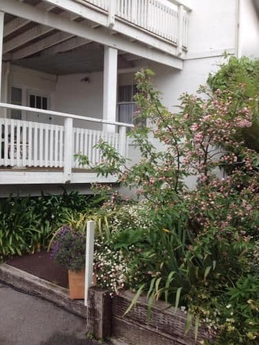 Apartment with Garden Balcony