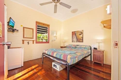 Deluxe Double Room with Balcony and Shared Bathroom