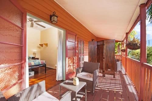 Deluxe Double Room with Balcony and Shared Bathroom