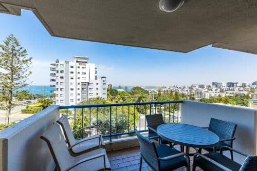 Three Bedroom Apartment Ocean Views Lower Level