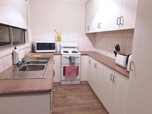 Homely Getaways - Central Mildura3
