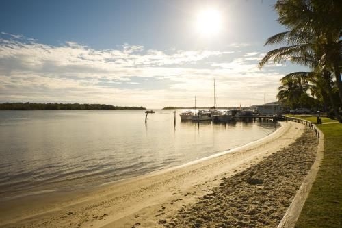 Poolside Noosa Oasis - Pet Friendly1