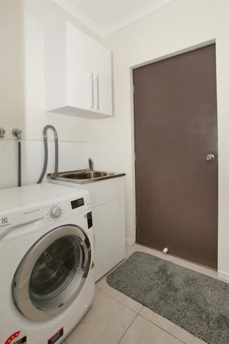 6 Petrie Ave, Marcoola, Pet Friendly, Linen supplied (6 Petrie Ave, Marcoola, Pet Friendly, Linen Supplied)1