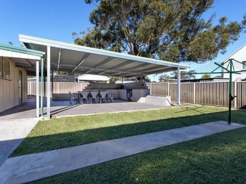 Close To The Myall River - Pet Welcome3