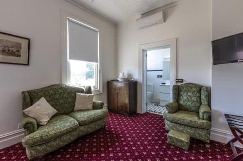 Deluxe King Suite